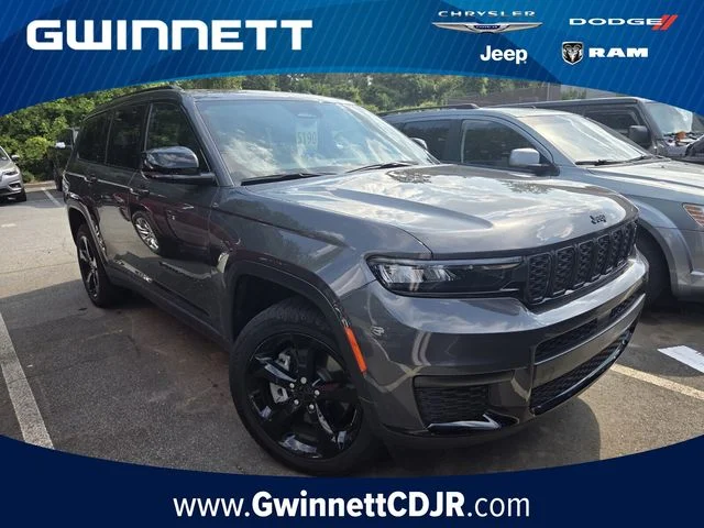 Used 2023 Gray Jeep Altitude image 1