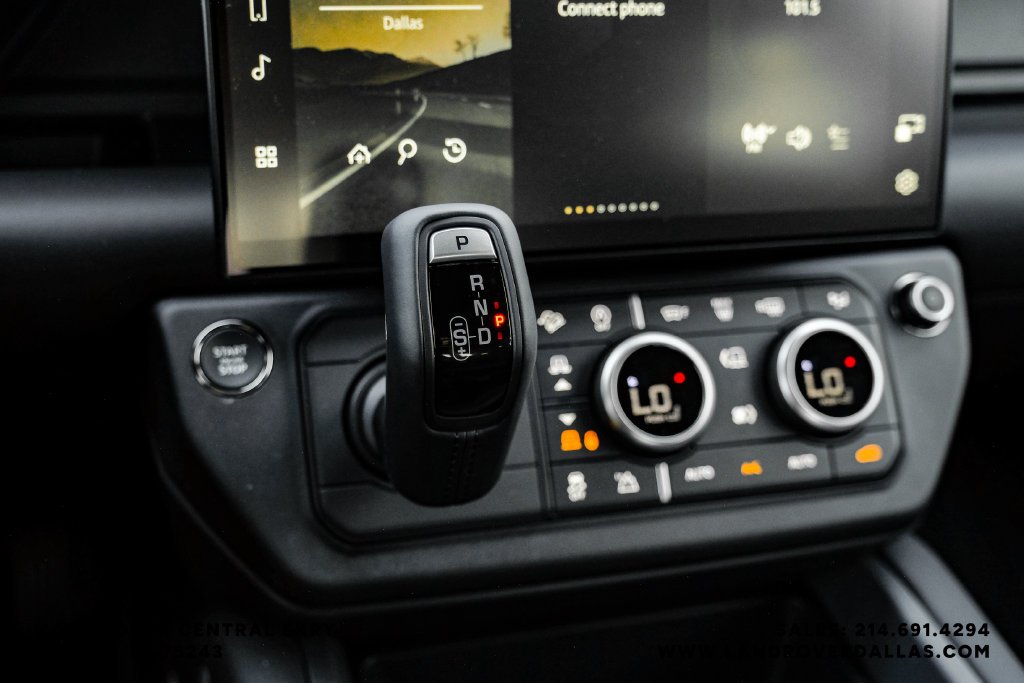New 2026 Fuji White Land Rover X-Dynamic SE image 24