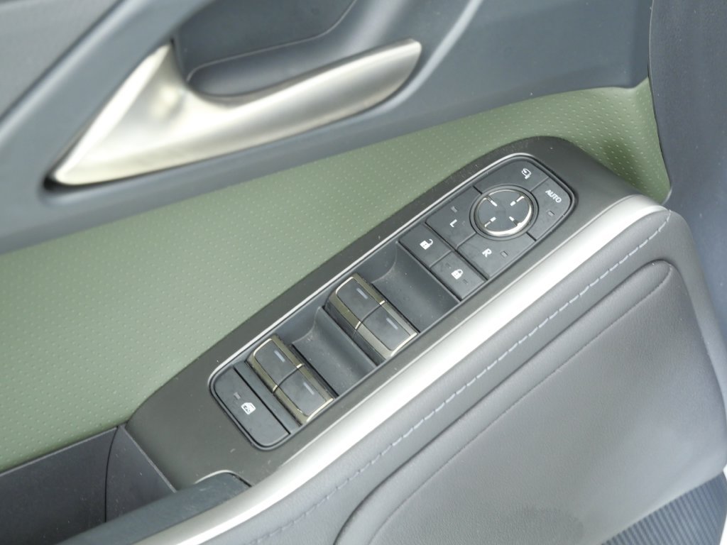 Used 2024 Silver Lexus 550 Overtrail image 32