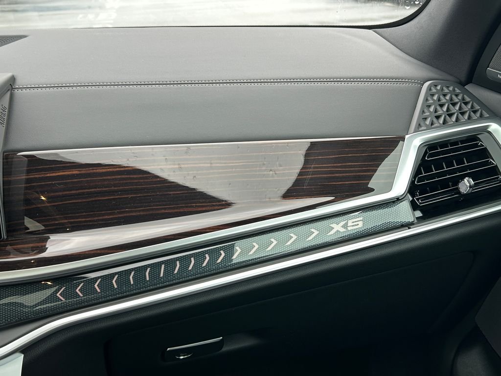 New 2026 Skyscraper Grey Metallic BMW xDrive40i image 26