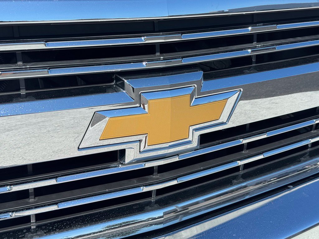 Used 2018 Gray Chevrolet LT image 9
