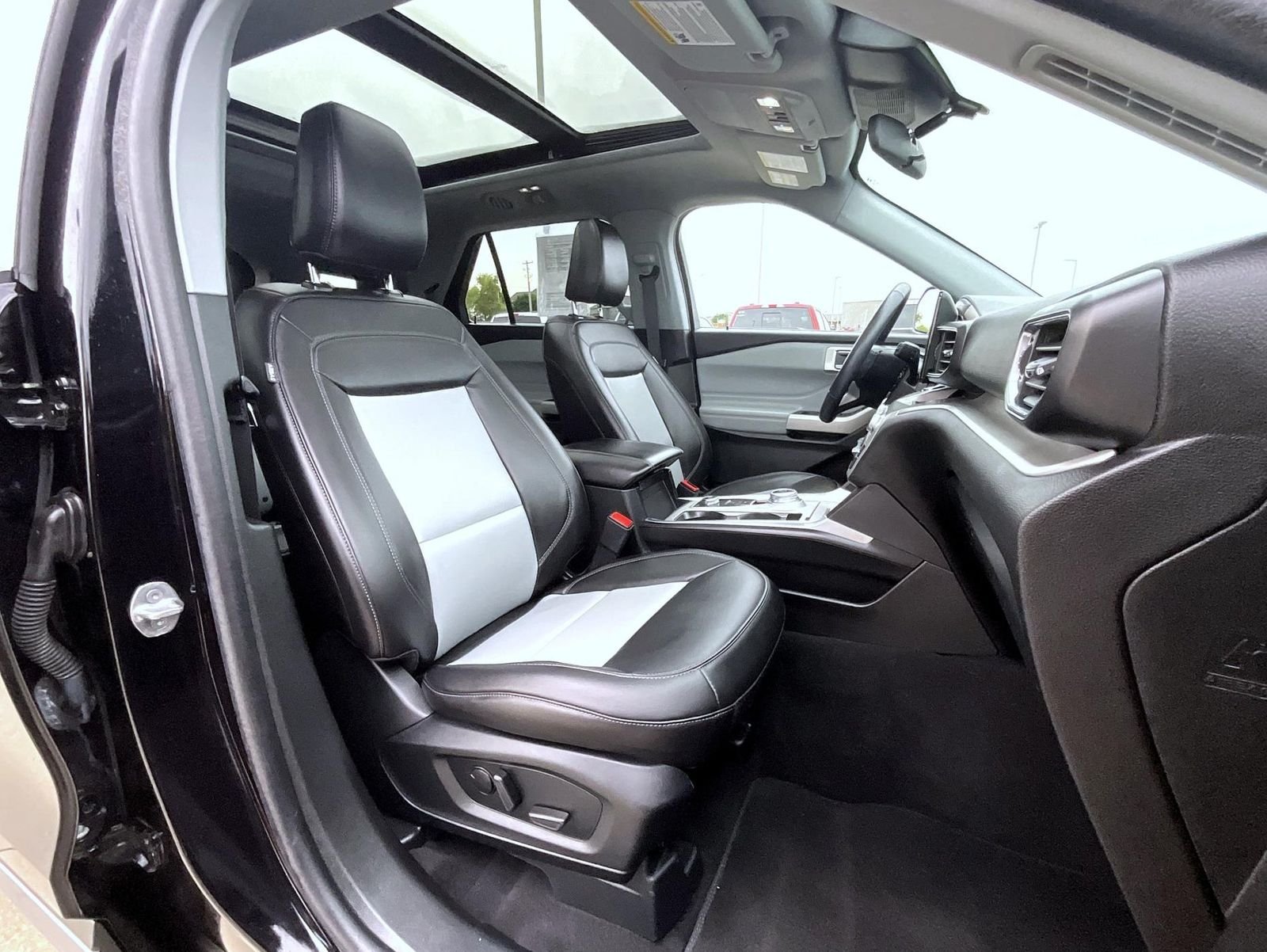 Used 2023 Black Ford XLT image 16