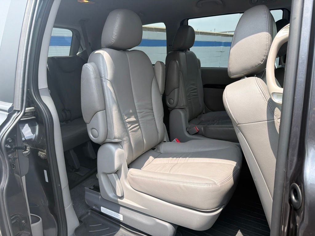 Used 2014 Gray Kia EX image 24