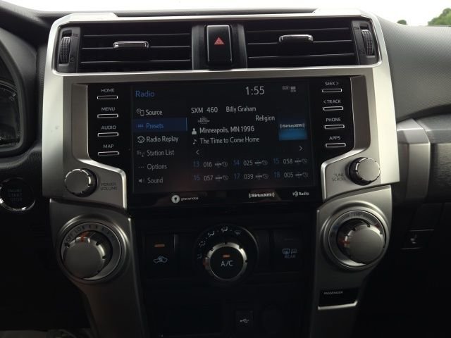Used 2020 White Toyota SR5 Premium image 31