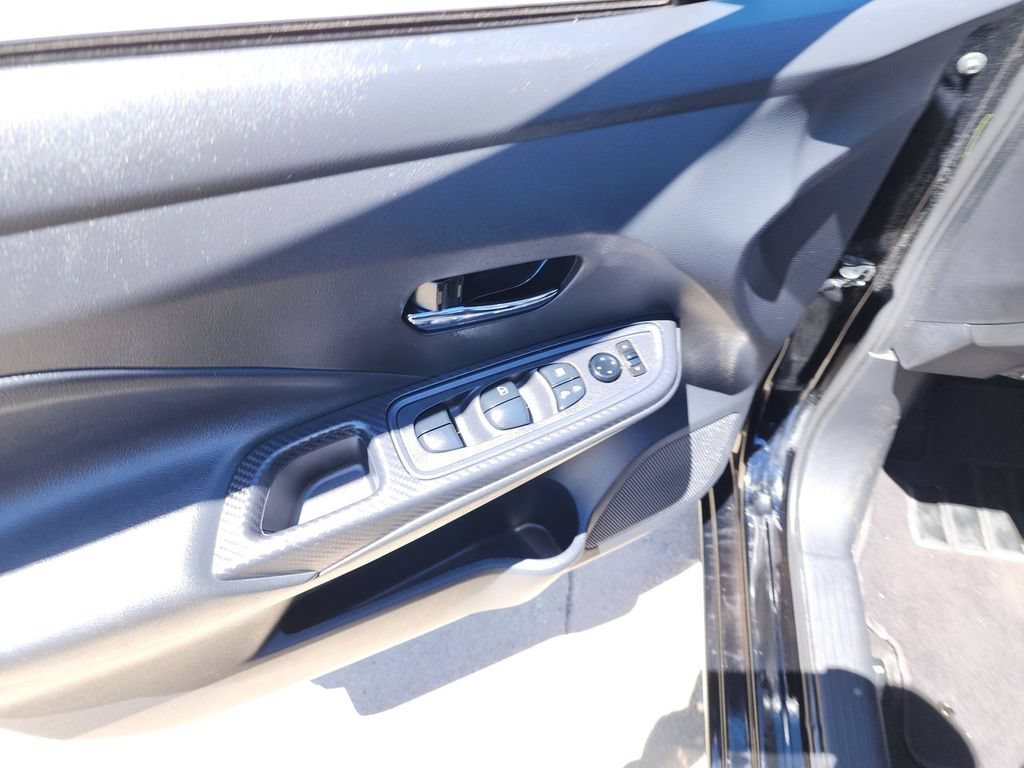 Used 2023  Nissan SV image 13
