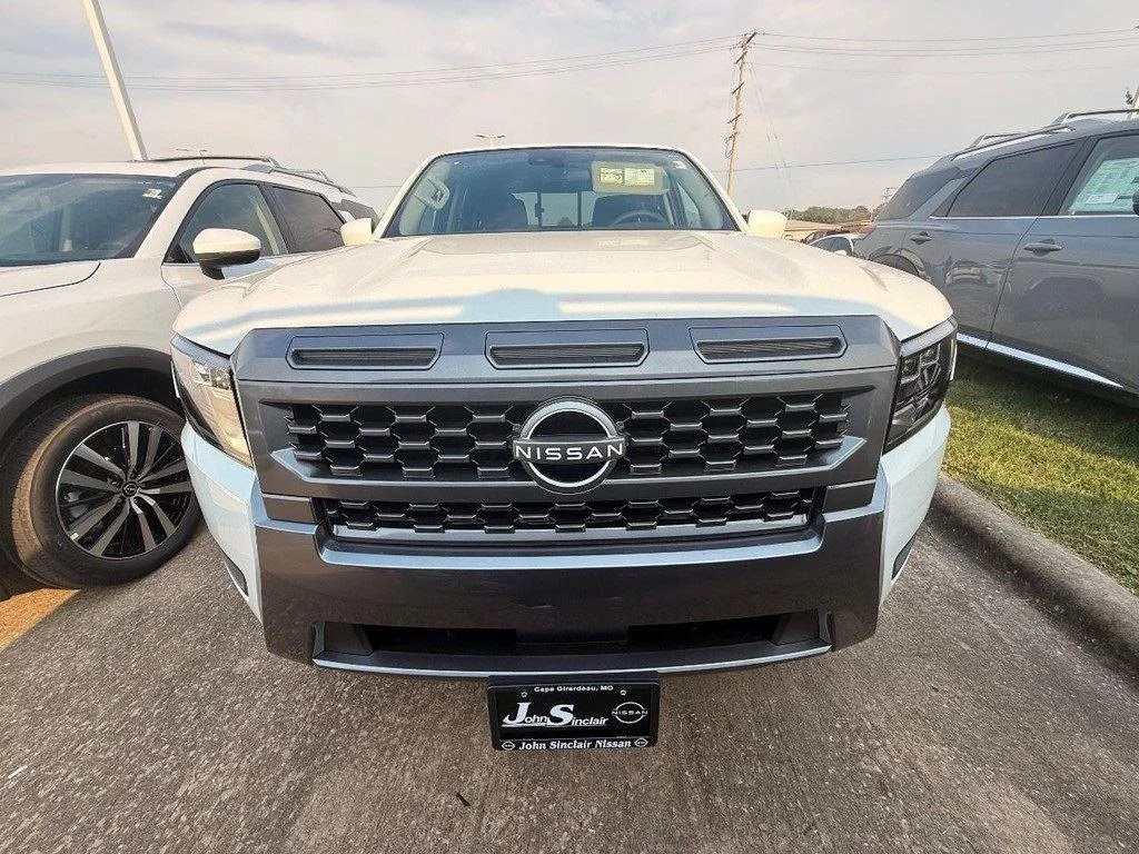 New 2026 Glacier White Nissan SV image 3
