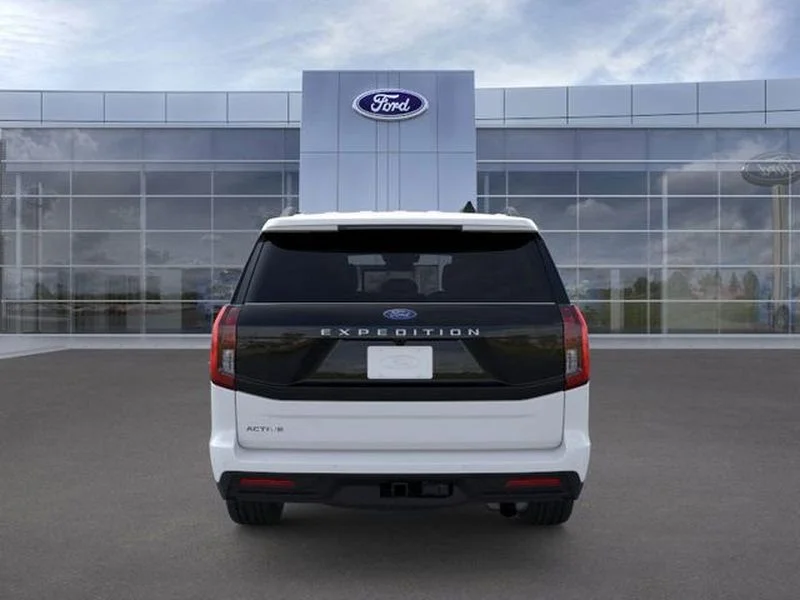 New 2025 Oxford White Ford Active image 5