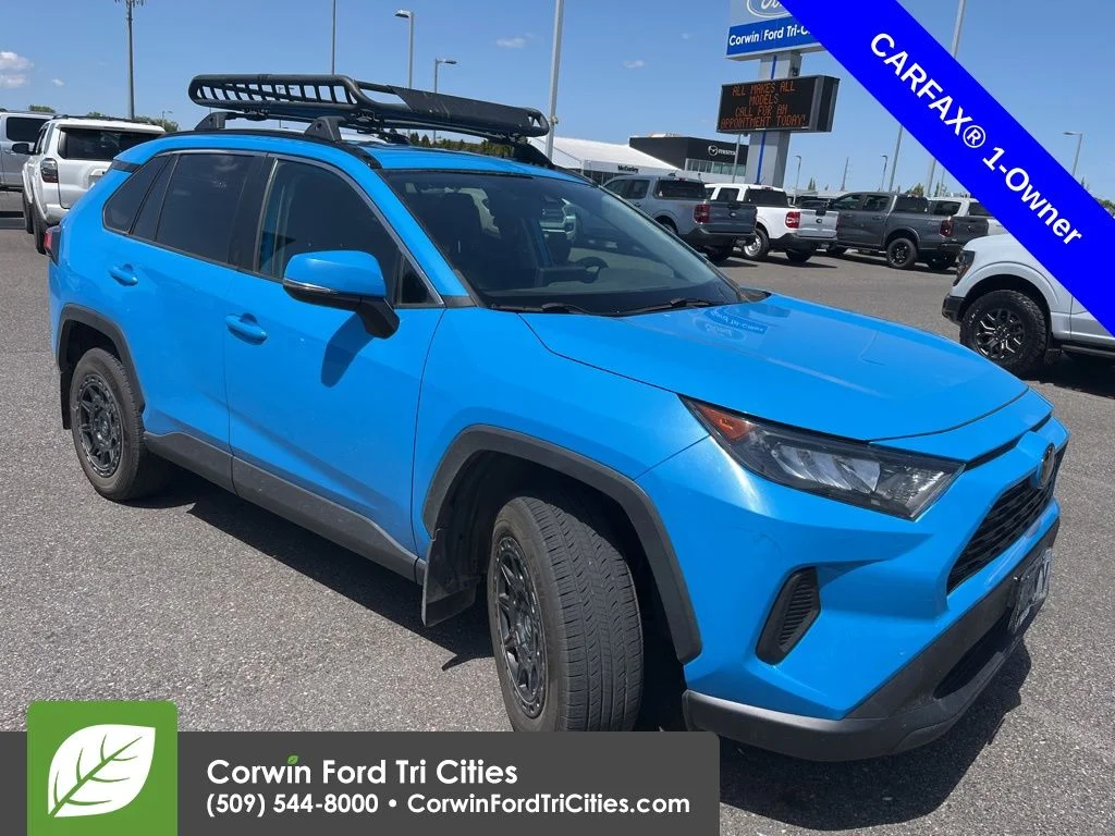 2019 Toyota RAV4 LE AWD's photo