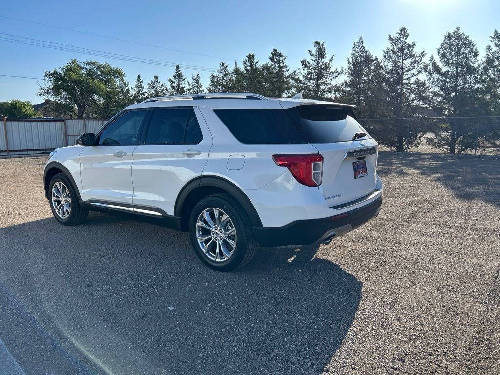 Used 2024 White Metallic Ford Limited image 4