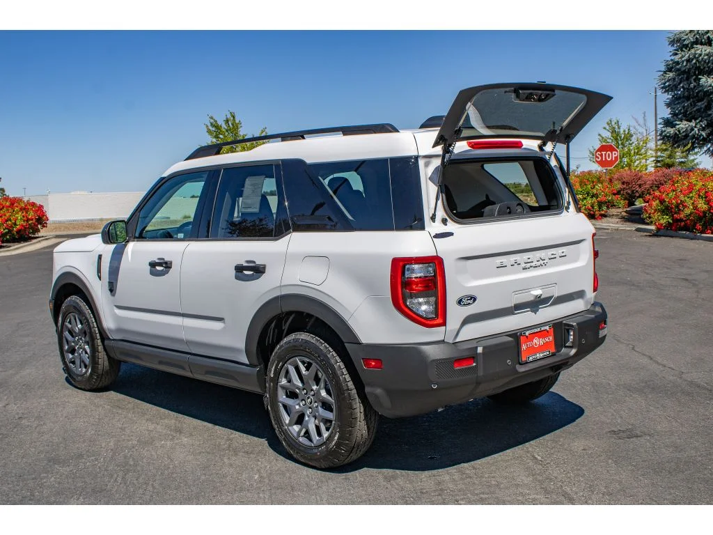 New 2026 OXFORD WHITE Ford Big Bend image 9
