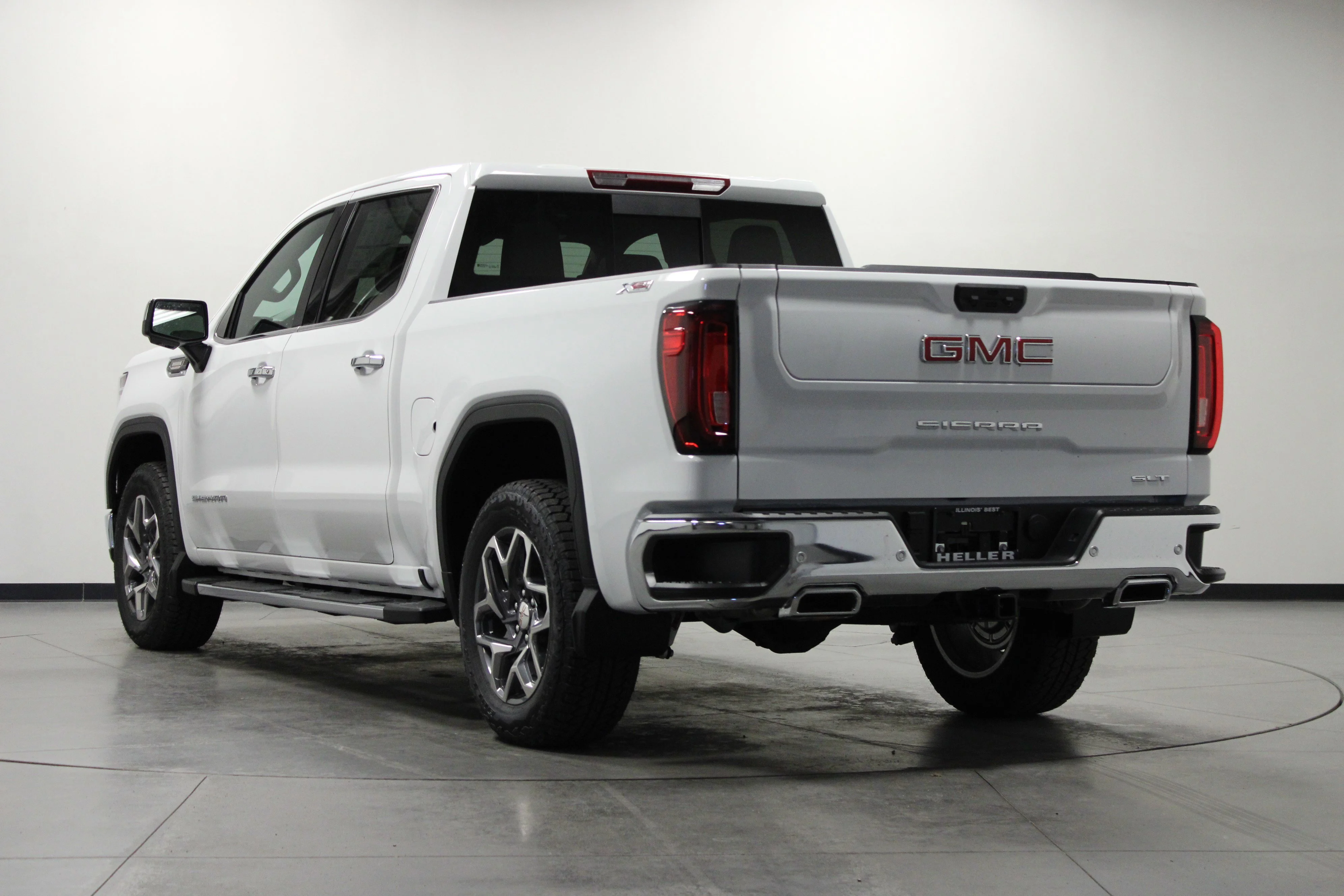 New 2026 Summit White GMC SLT image 6