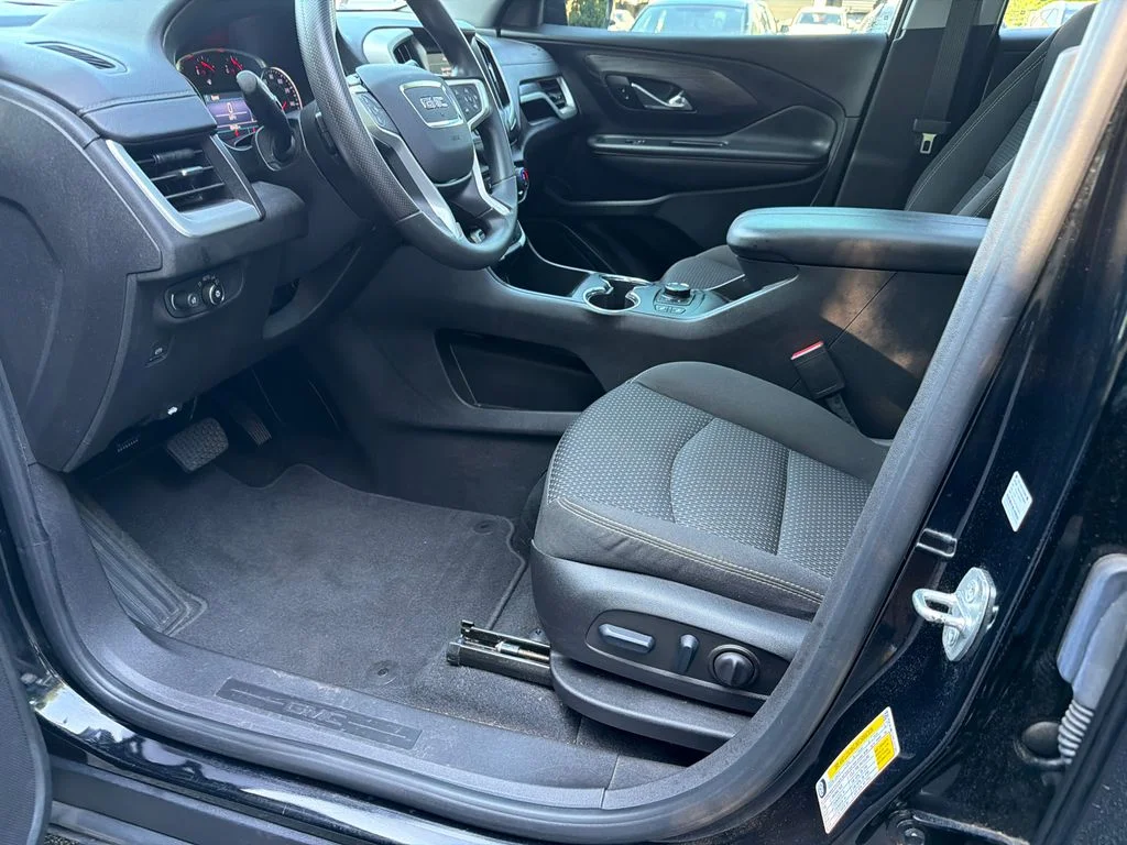 Used 2023 Black GMC SLE image 9