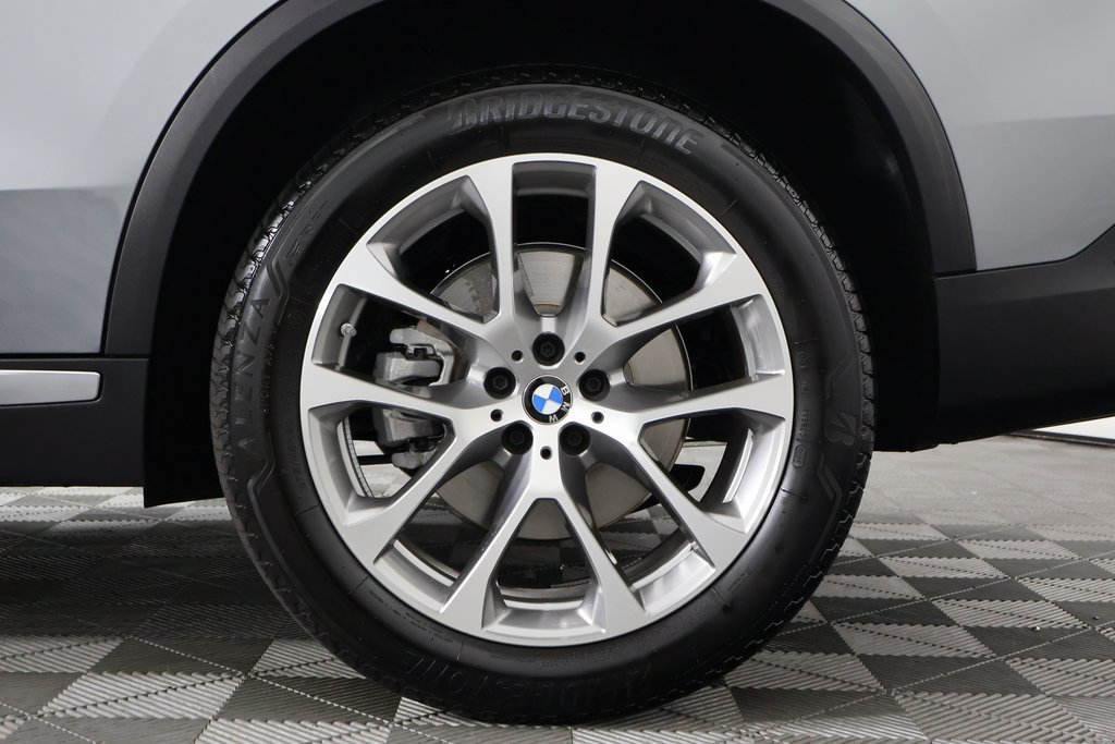 Certified Used 2026 Skyscraper Grey Metallic BMW sDrive40i image 16