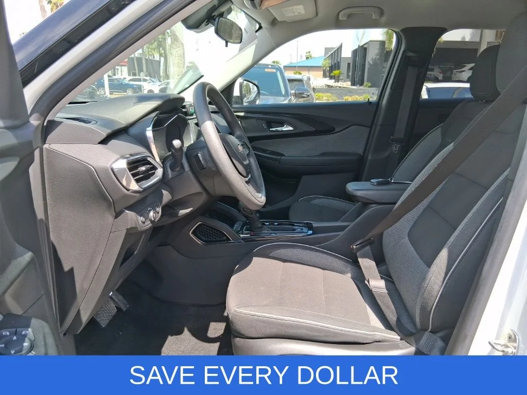 Used 2023 White Chevrolet LT image 9