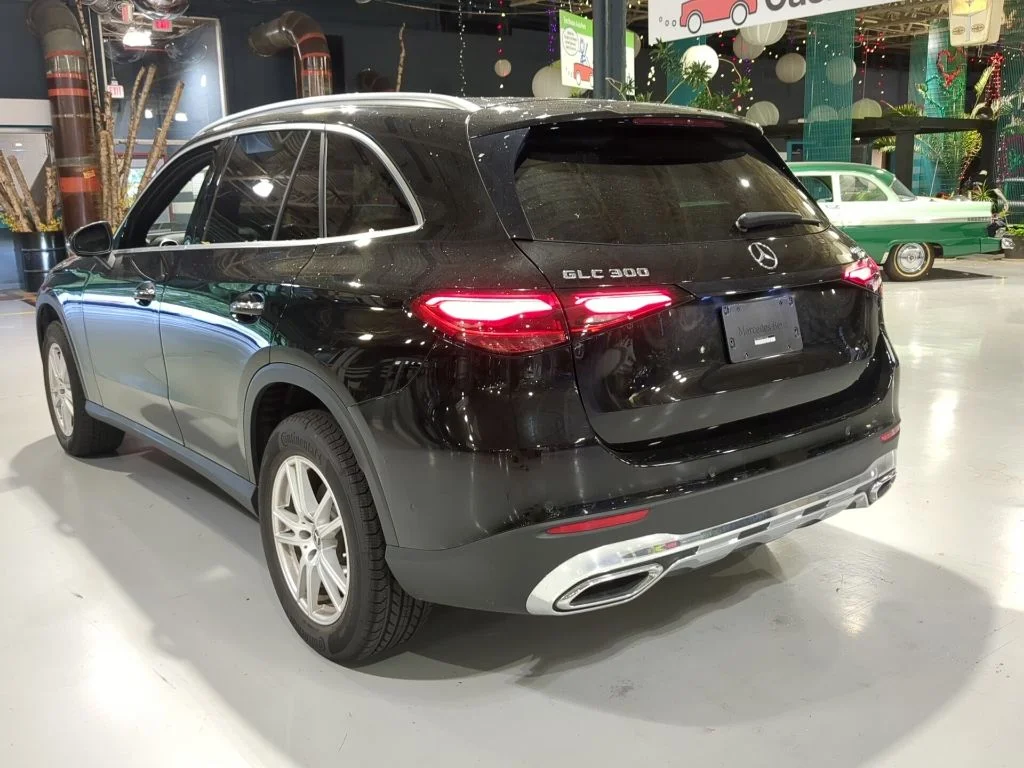 Used 2023 Black Mercedes-Benz GLC 300 image 10
