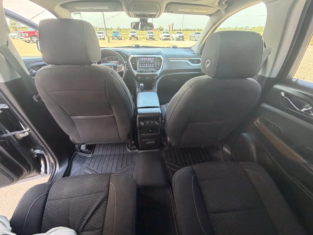 Used 2018 Silver GMC SLE-2 image 26