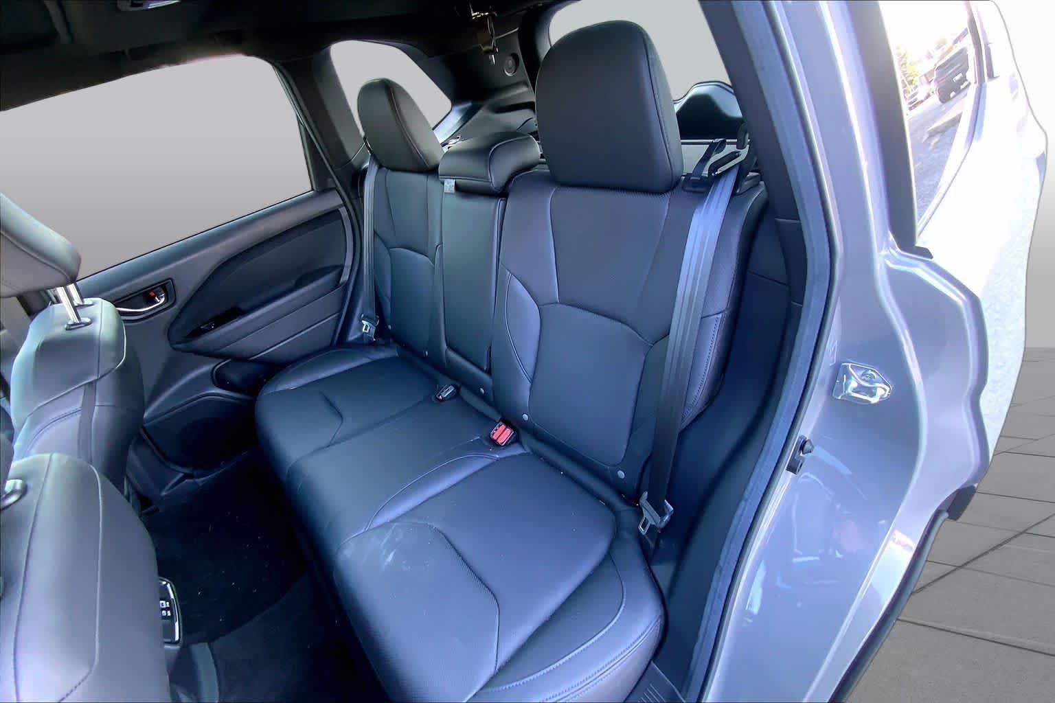 Used 2026 River Rock Pearl Subaru Limited image 18