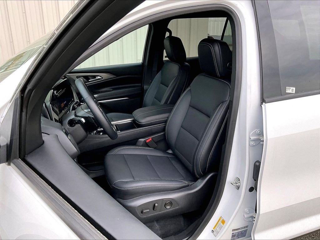 Used 2026 White Chevrolet LT image 10