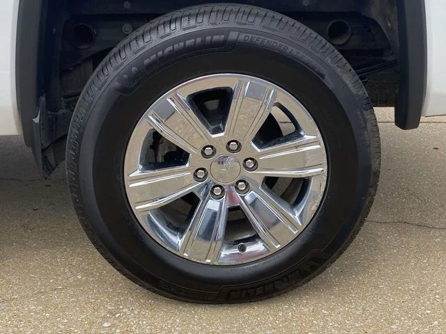 Used 2018 White GMC SLT image 8