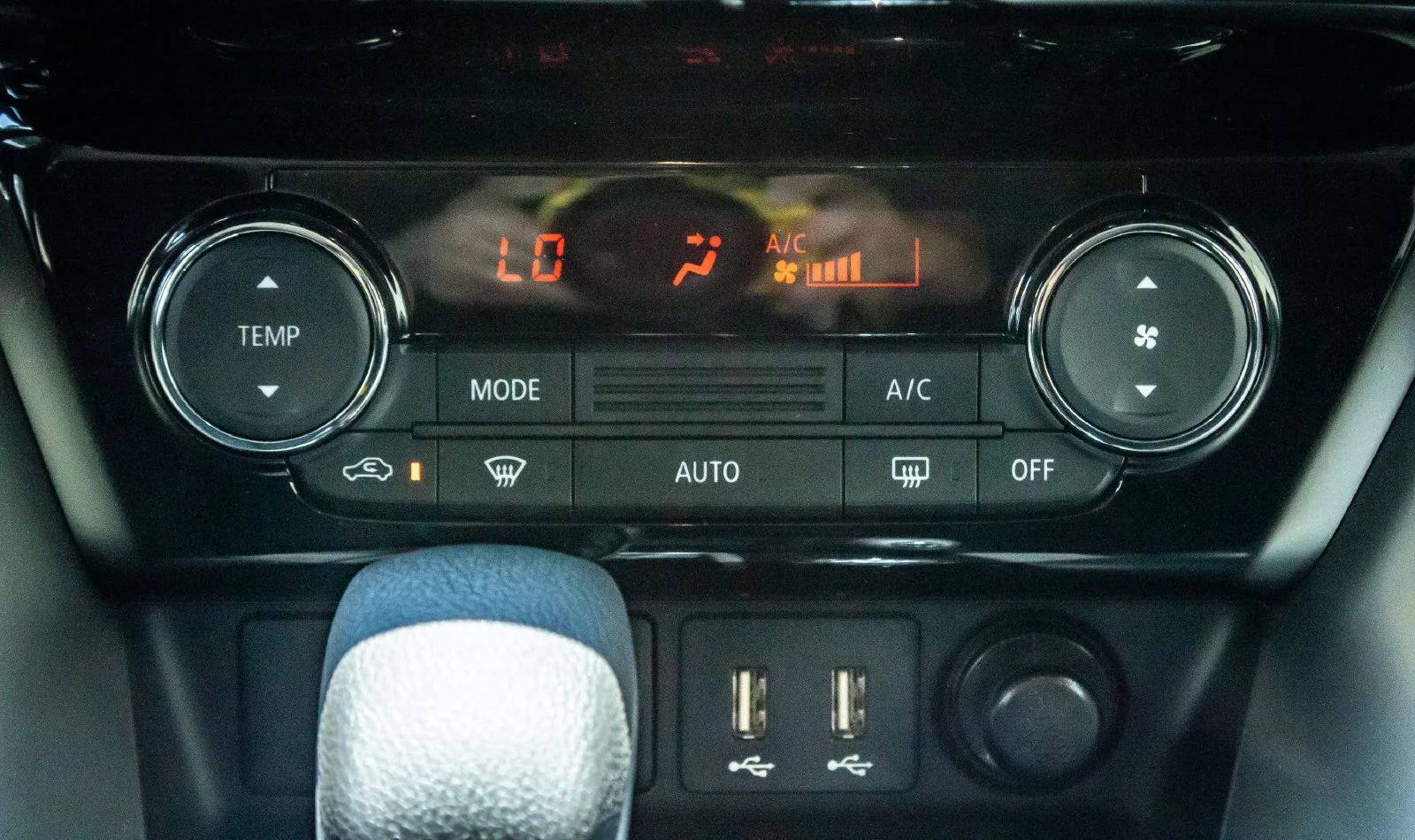 New 2026 Black Mitsubishi ES 1.5T S-AWC image 20