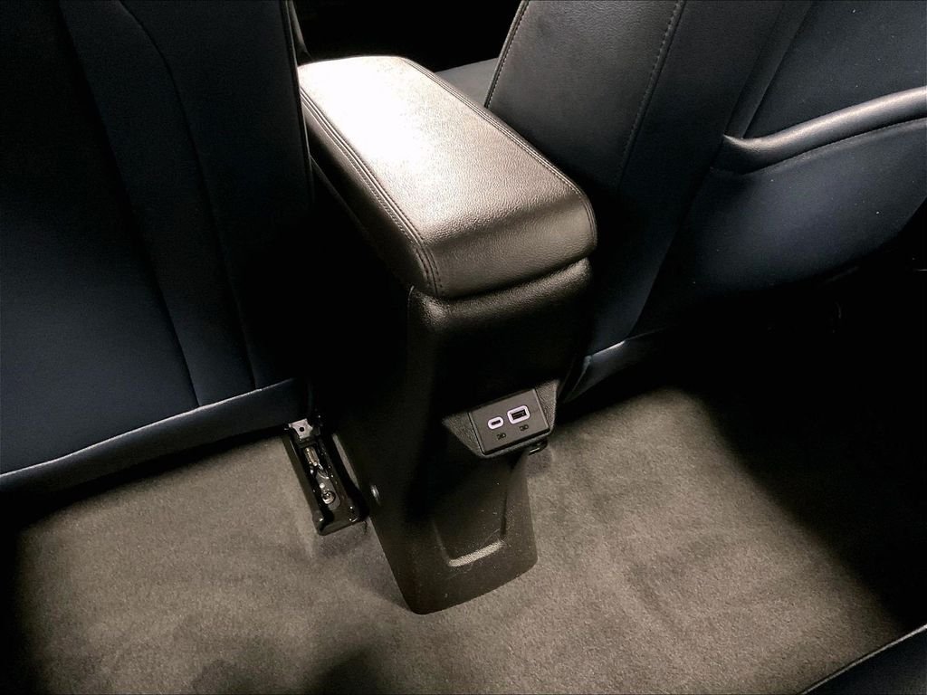 Used 2023 Silver Chevrolet Premier image 27