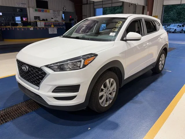 Used 2019 White Hyundai SE image 2