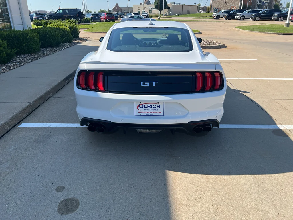 Used 2020 Oxford White Ford GT image 7
