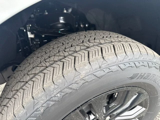 New 2026 Avalanche Ford Lariat® image 14