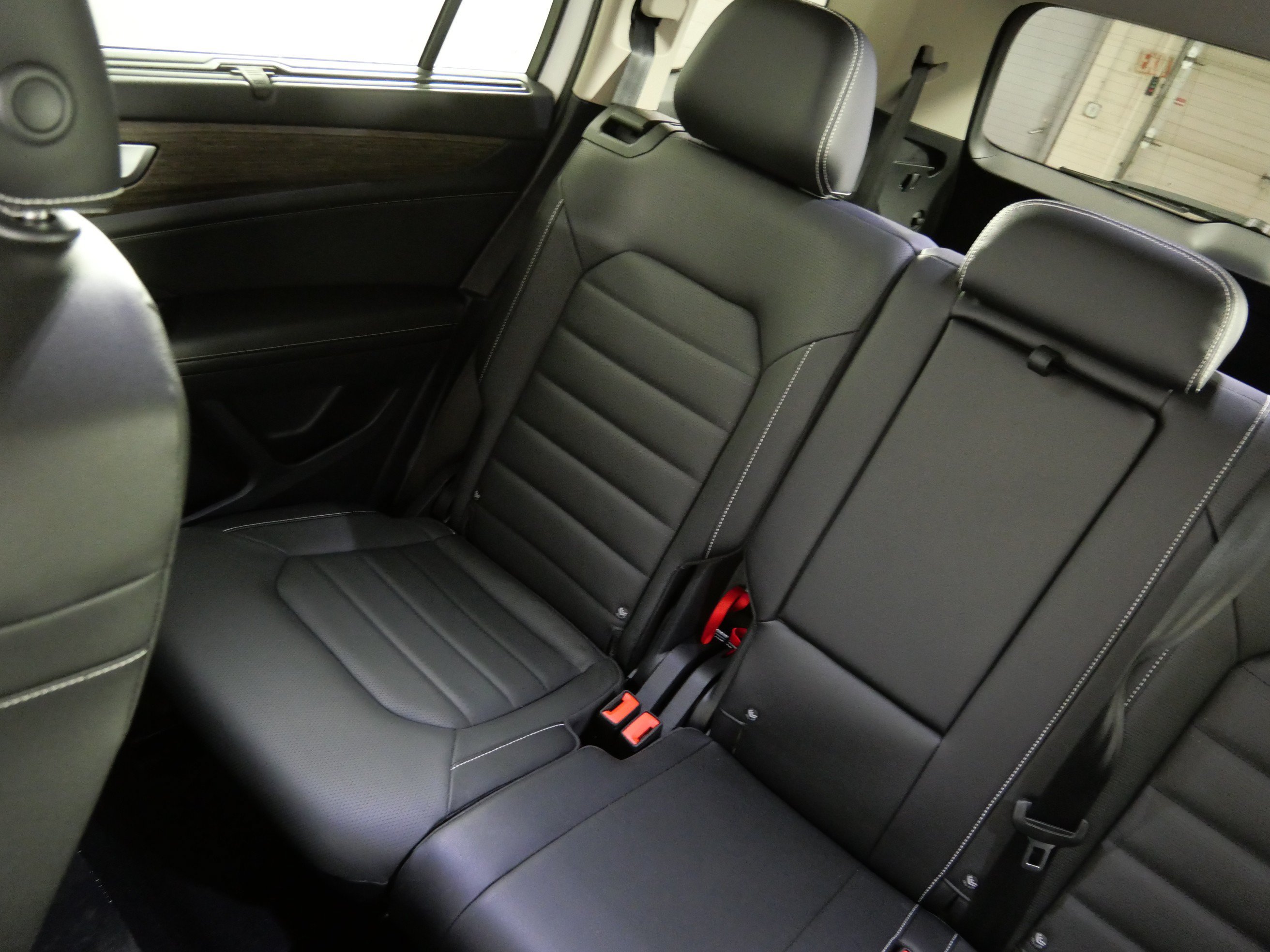 Used 2026  Volkswagen 2.0T SEL image 12