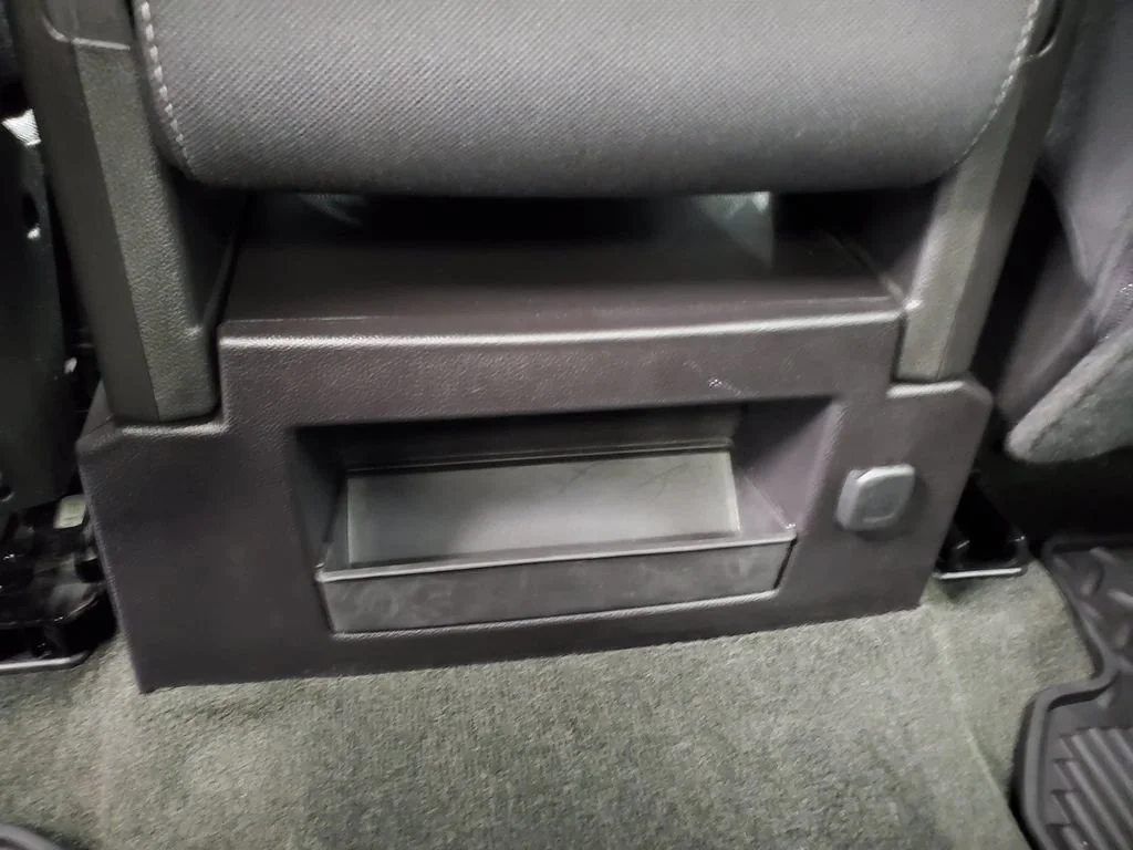 Used 2016 TUNGSTEN METALLIC Chevrolet LT image 27