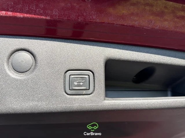 Used 2020 CAJUN RED TINTCOAT Chevrolet LT image 12