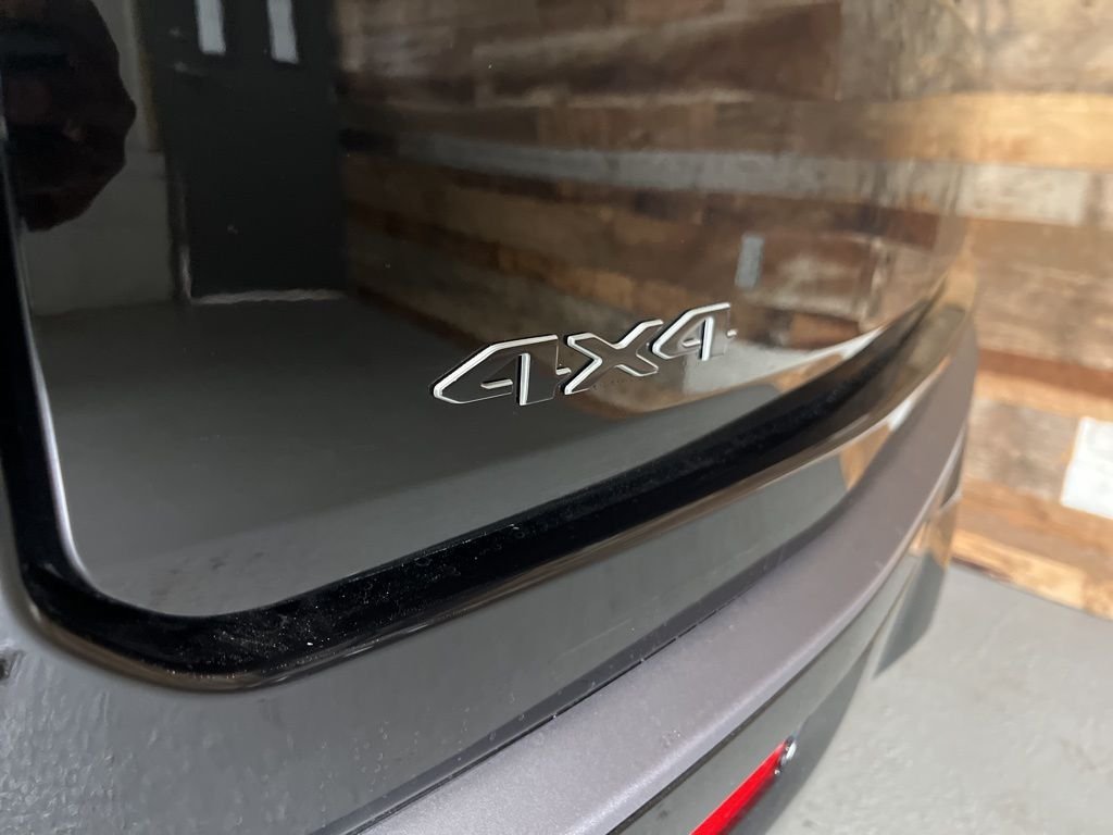 New 2026 High Gloss Black Exterior Paint Jeep Limited Reserve image 24