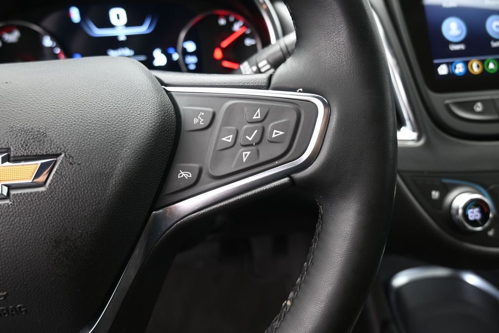 Used 2024 White Chevrolet LT image 28