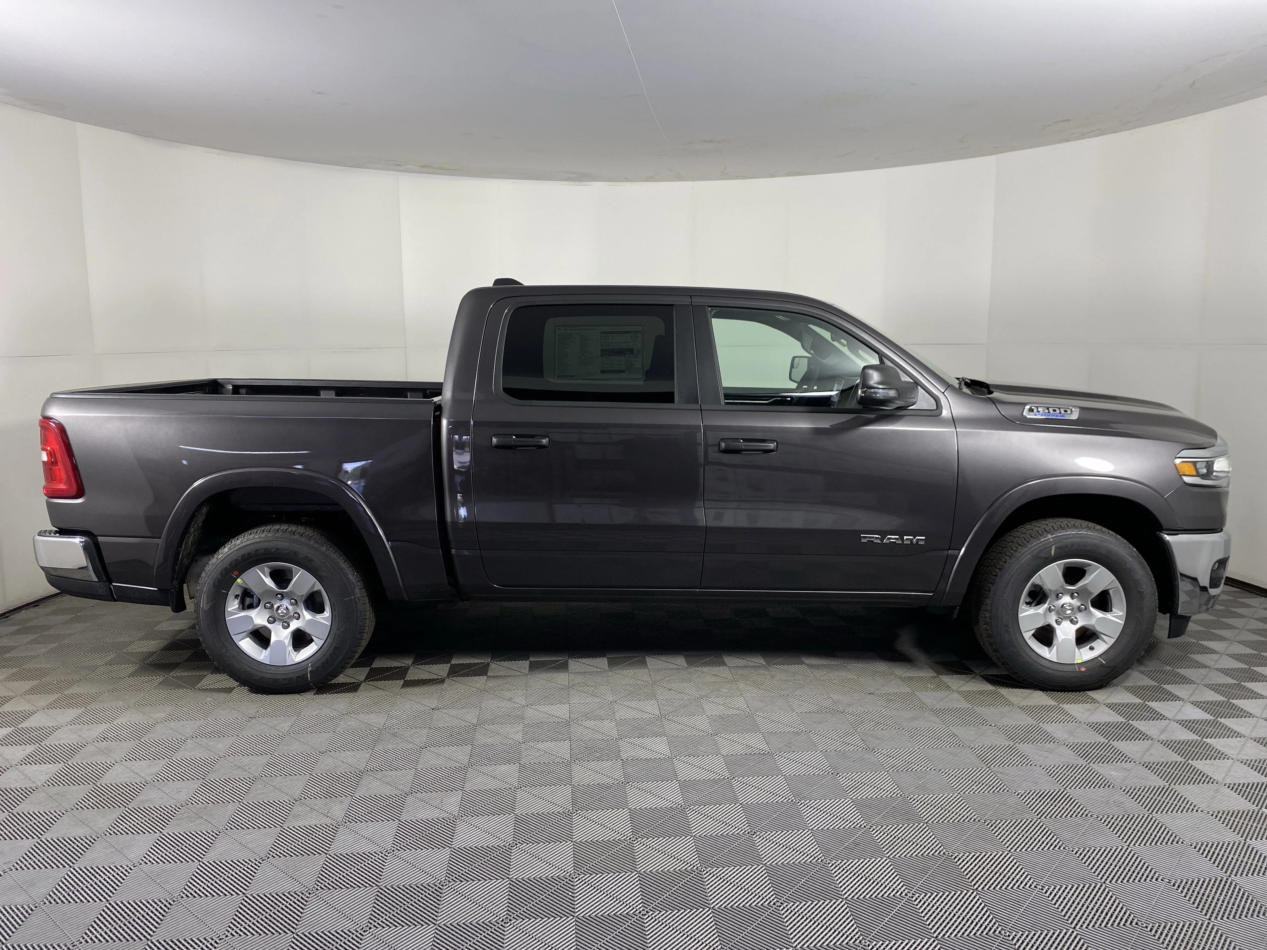 New 2026 Granite Crystal Metallic Clear-Coat Exterior Paint RAM Big Horn/Lone Star image 5