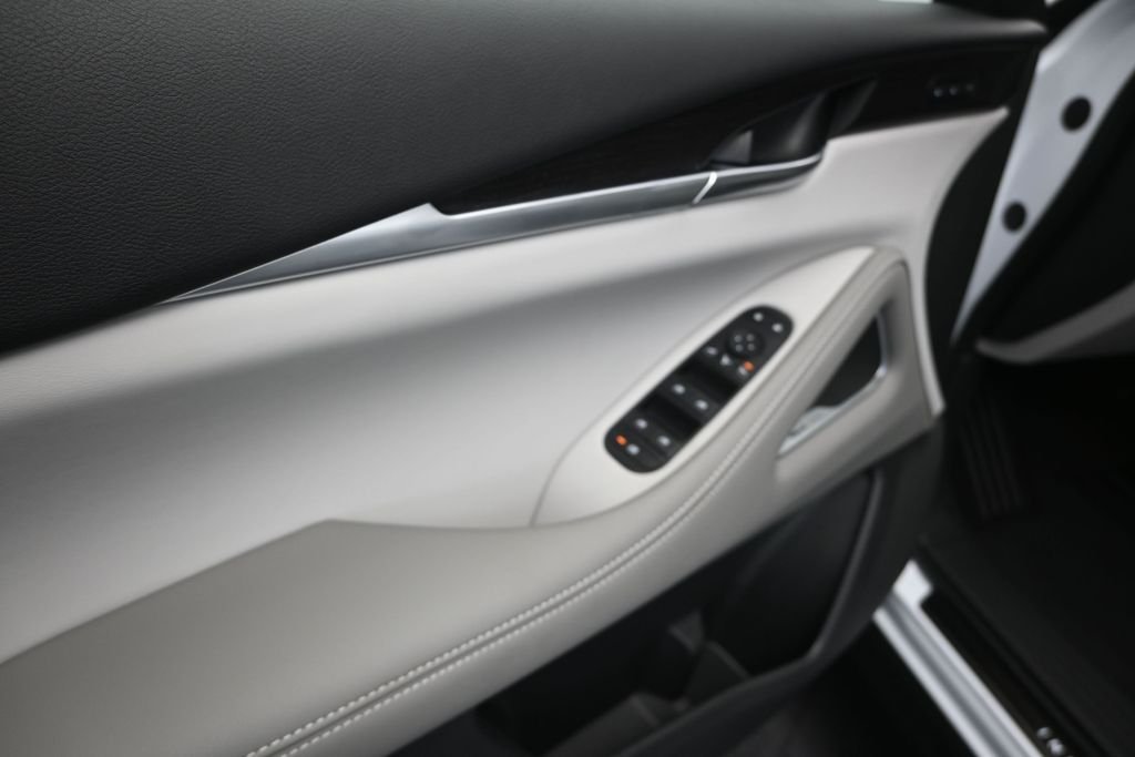 New 2027 2T RAD WHT INFINITI Autograph AWD image 11
