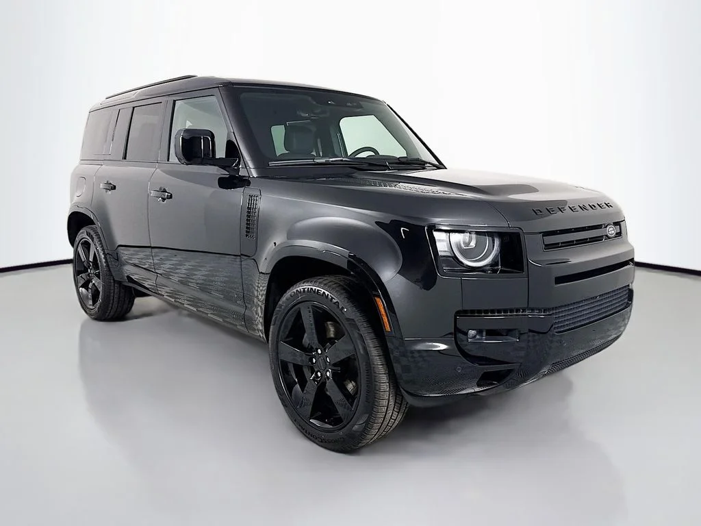 New 2026 Santorini Black Metallic Land Rover X-Dynamic SE image 7