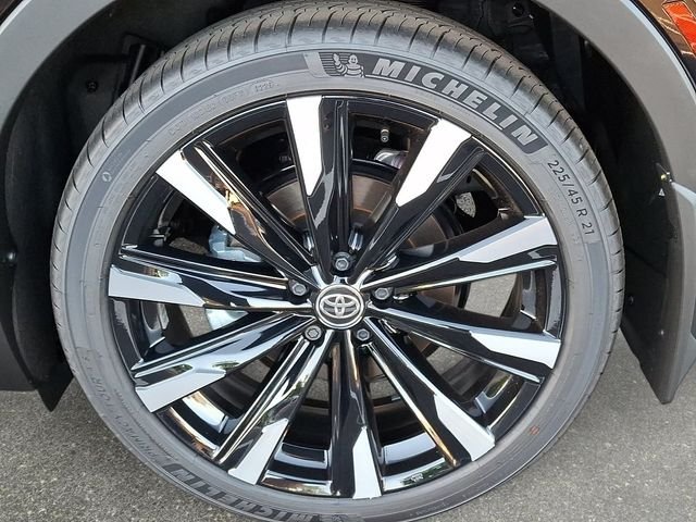 New 2026 Black Toyota Platinum image 5