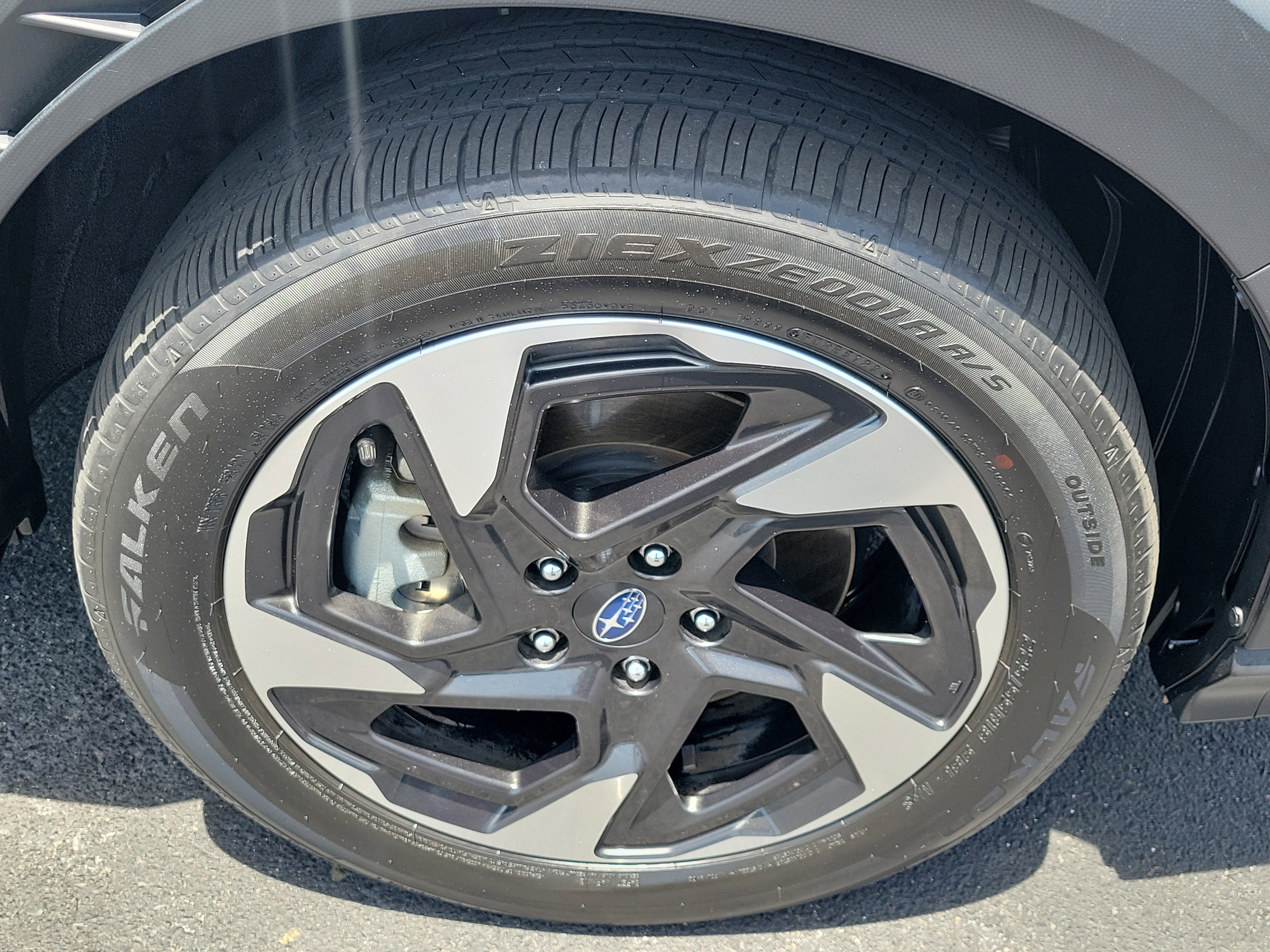 Used 2024 Magnetite Gray Metallic Subaru Limited image 7