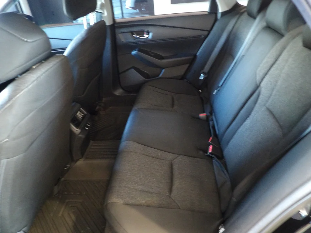 Used 2025 Crystal Black Pearl Honda SE image 19