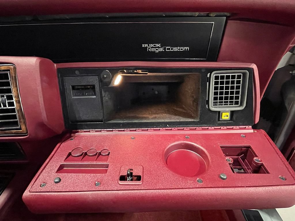Used 1991  Buick Custom image 79