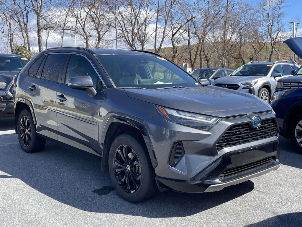 2022 Toyota RAV4 SE