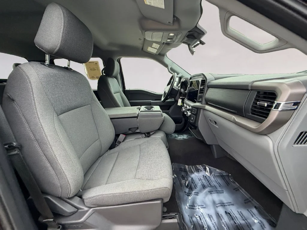 2025 Ford F-150 XLT - Photo 17