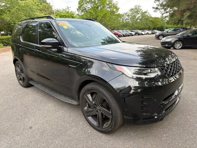 Used 2024  Land Rover Dynamic SE image 7