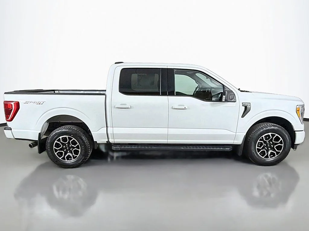 Used 2023 Oxford White Ford XLT image 16