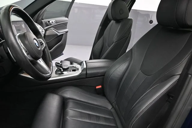 Used 2021 Blue BMW xDrive40i image 19
