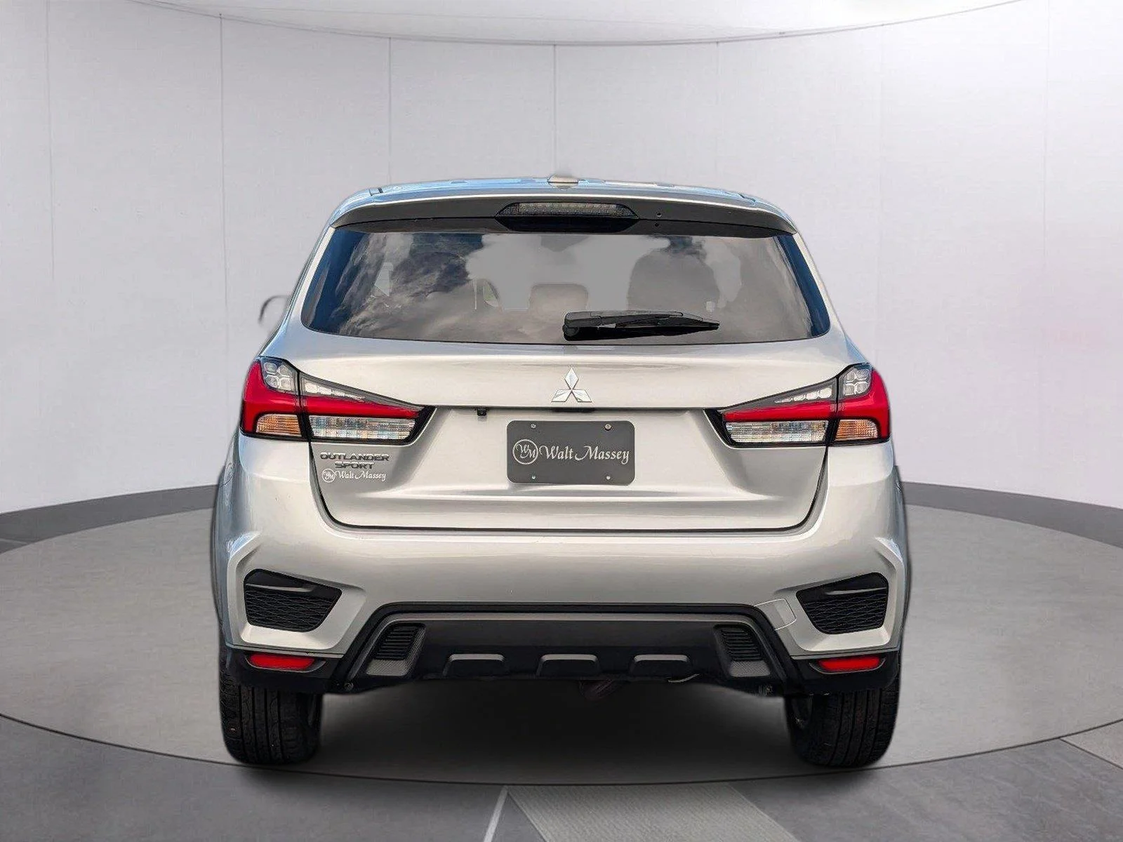 Used 2025 Alloy Silver Metallic Mitsubishi ES image 4
