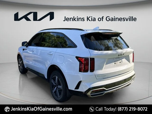 Used 2023 White Kia S image 4