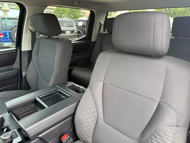 2024 Toyota Tundra SR5 - Photo 10