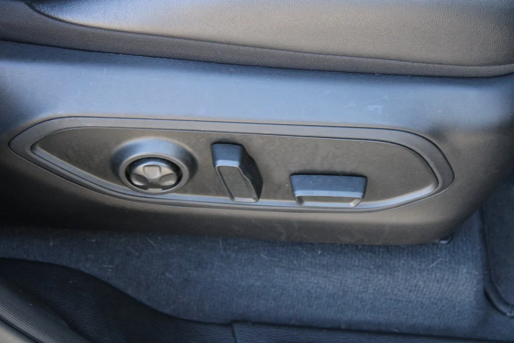 Used 2023 Black Jeep Limited image 13