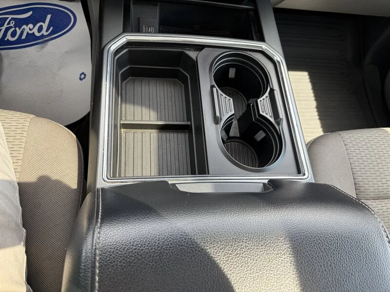 Used 2022 White Ford Super Duty XLT image 9